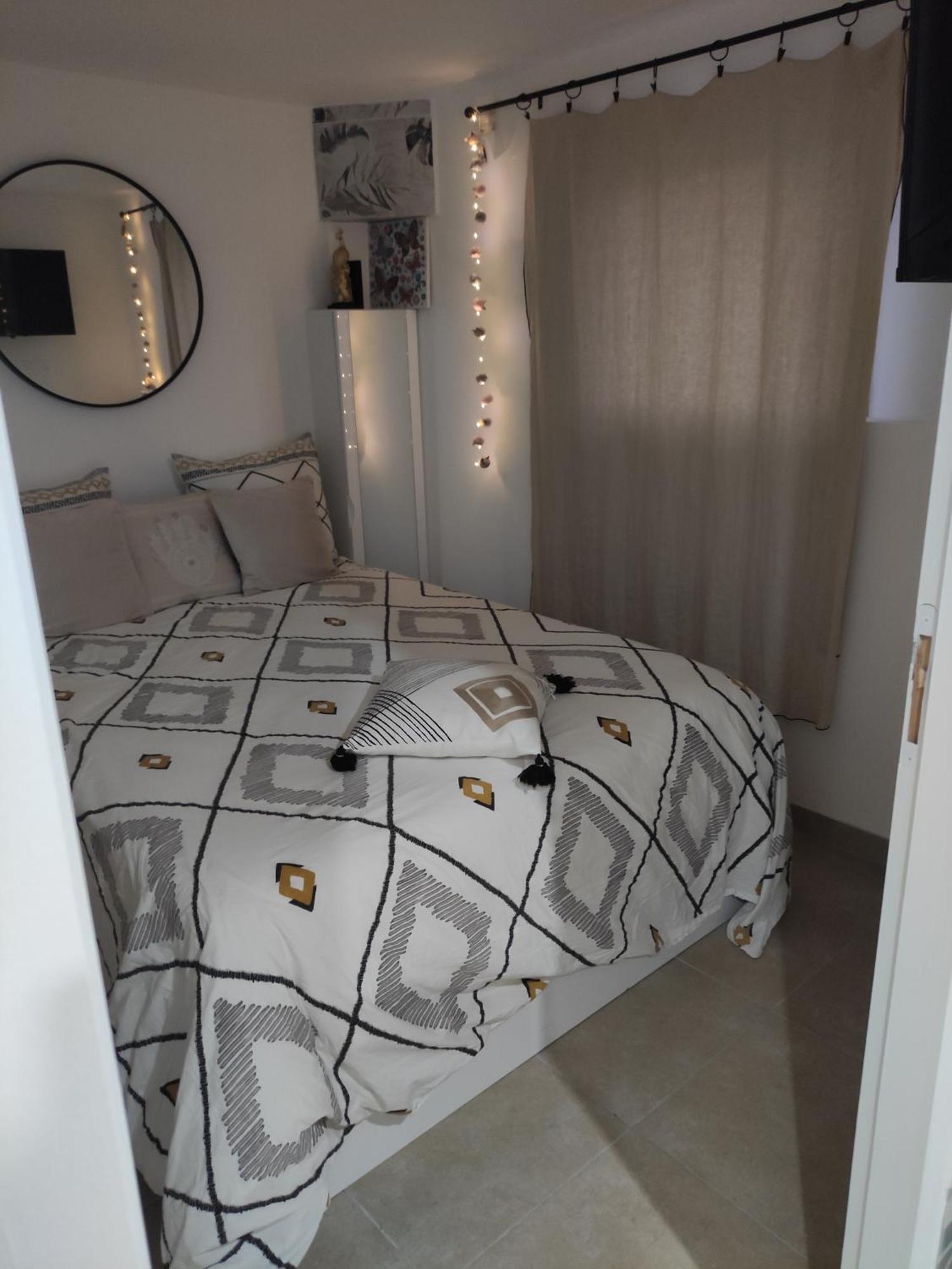Maison Rez De Chaussee, Espace Jardin Pres Du Centre D'arles * Arles
